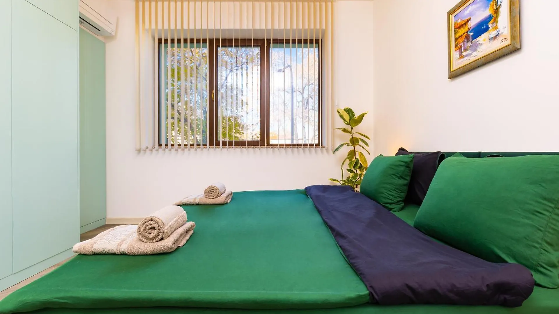 Two Bedroom Apt Karavelov With Private Parking Medical University Plovdiv Apartment