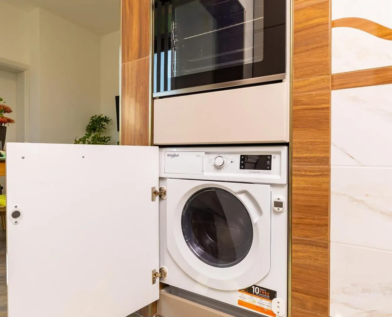 Two Bedroom Apt Karavelov With Private Parking Medical University Plovdiv Bulgaria